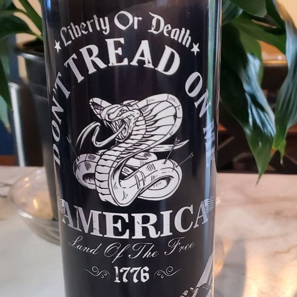 DON'T TREAD ON ME 20oz Tumbler with duo lids 🎉sale - Picture 3 of 9